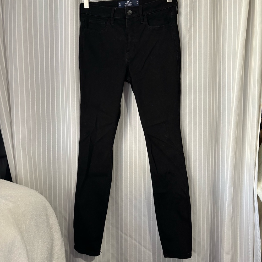 Hollister High-Rise Black Jeans